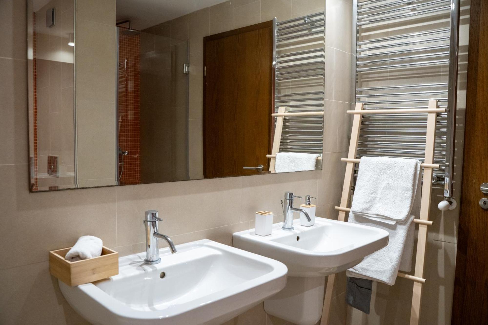 Beachfront Designer Apt, 100 Sqm, 2-bath, Huge Terrace On The Sea Shore * Constanţa